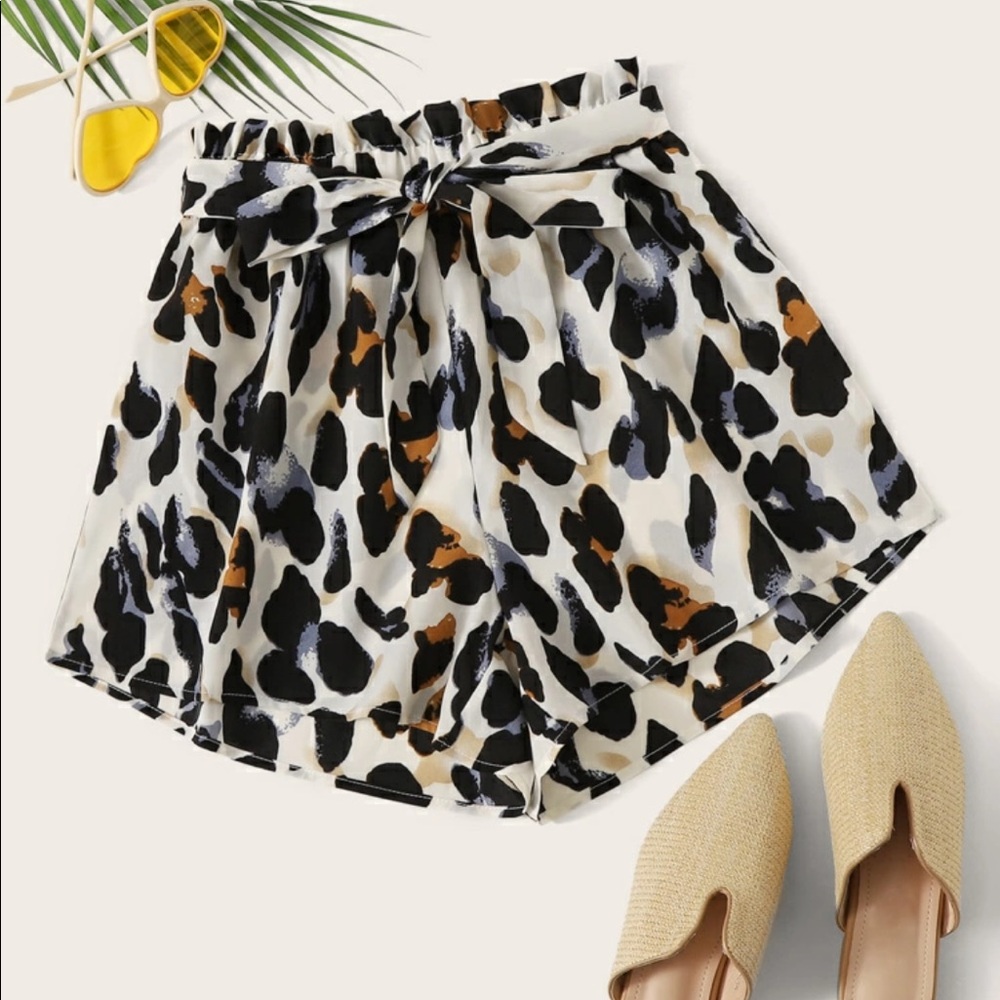 Leopard paperbag shorts